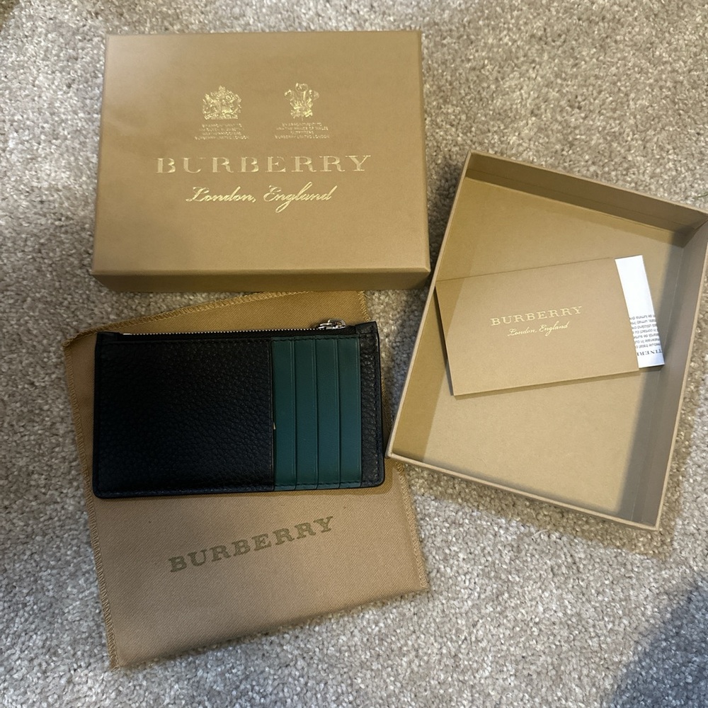 Burberry Black and Green Leather Key & Card Holder - Picture 3 of 4